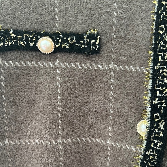 Gray elegant Trim Cardigan Sweater - Picture 2 of 6